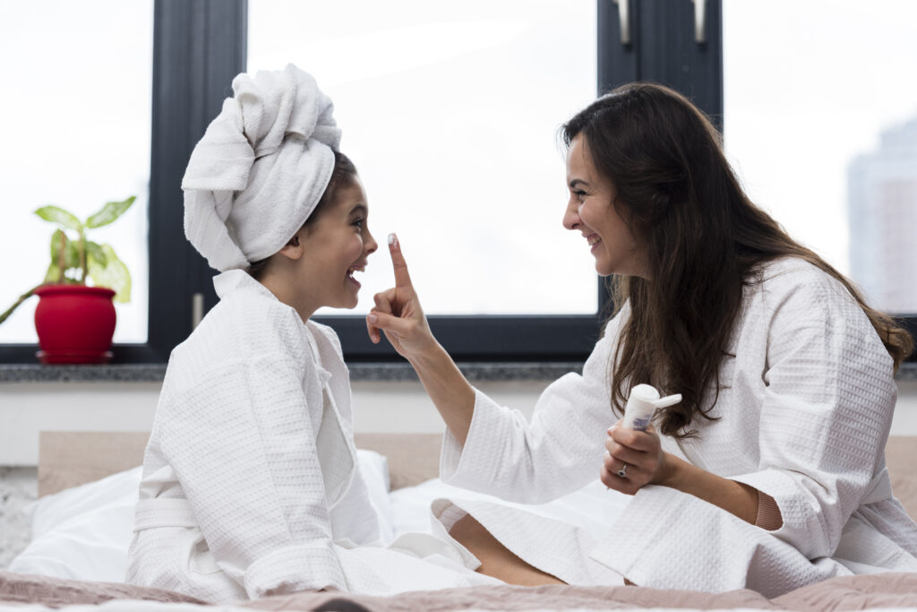 mother and her kid in hourly rooms